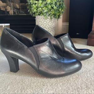 Kelly & Katie Heeled Booties